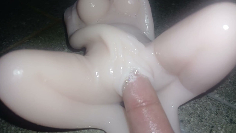 LunaDesire: 摇晃阴户娃娃狭窄的阴户