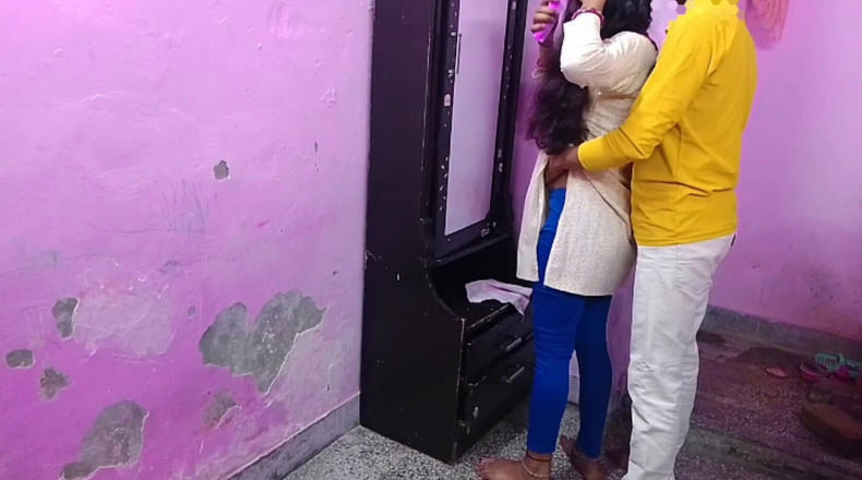 Hotannudown: 看到房东的女儿一个人，我狠狠地操了她