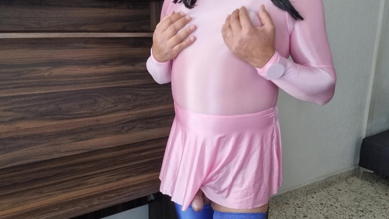 Only bras: Žádná podprsenka, líbí se ti moje bradavky a moje tvrdé...
