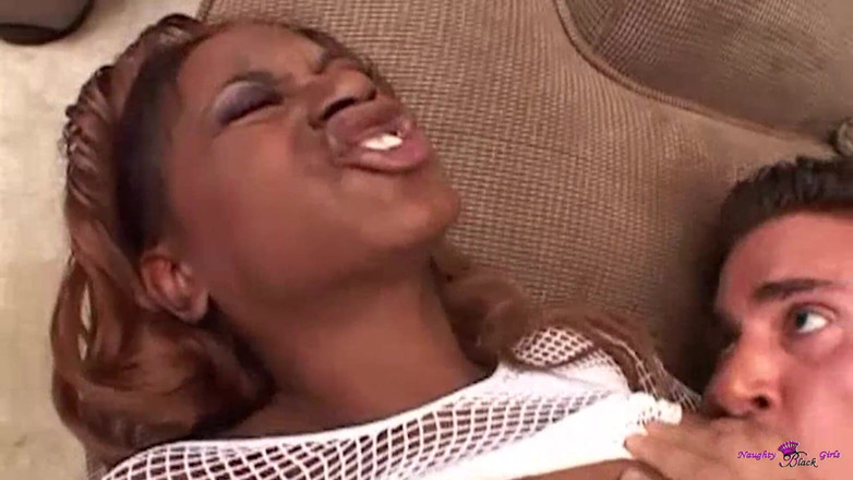 Naughty Black Girls: Menghisap zakarnya selepas dubur mendalam membuatkan lelaki miang ini memberikannya...