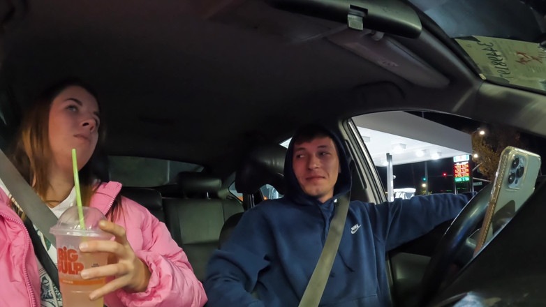 Addy Broke: Flicka suger kuk främling i bilen suger all sperma
