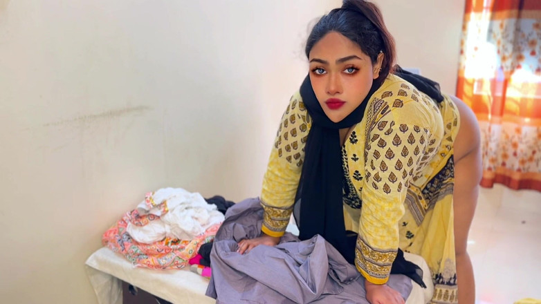 Aria Mia: Tante ayesha pantat montok dientot sama tailor di toko