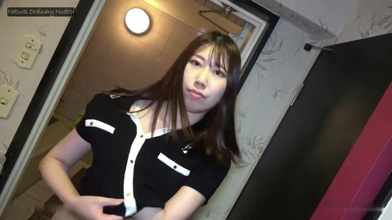 Temptation: 순진한 외모, 야생 - 키가 크고 피부가 좋은 미녀