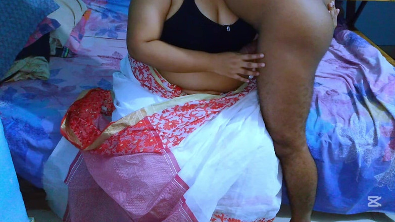 Aria Mia: India caliente engaña a marido y folla con viejo novio -...