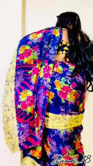 Bambi_18: Bambis eerste volledige cd-look en stripdans met saree en kontplug...