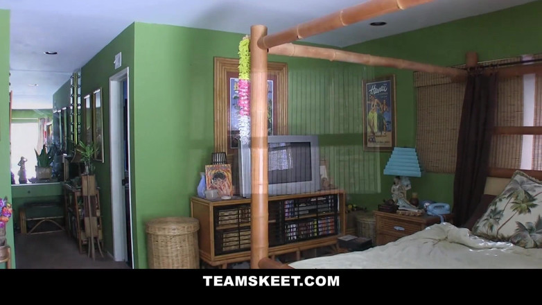 Team Skeet: Photo shoot ends with cumshot for pretty blonde Alexa Grace