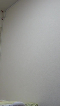 短学生制服，迷你裙，丁字裤内裤和袜子，苗条和大屁股认真的日本女孩清洁公寓