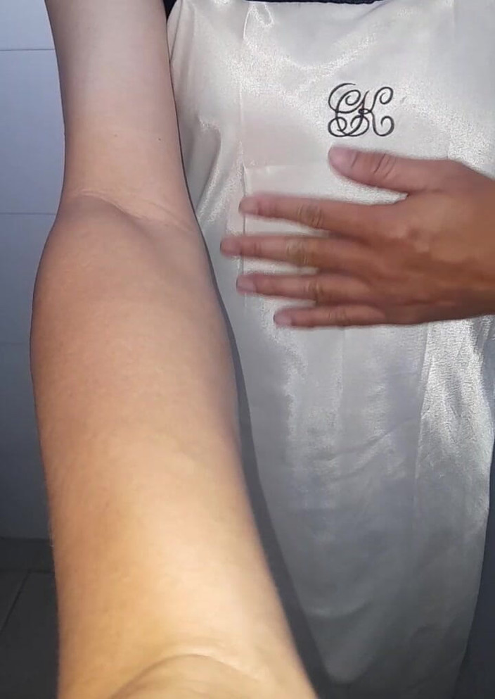 Naomisinka: Feticcio fetish in lingerie lunga bianca di raso