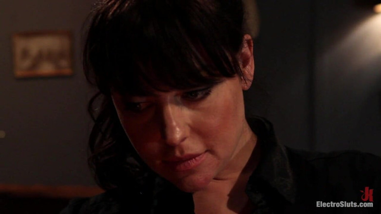 Electrosluts by Kink: Електрошлюхи подарунки Соверену з любов'ю