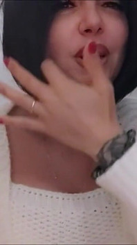 Sahibe ateşli ve seksi ama edepsiz konuşan