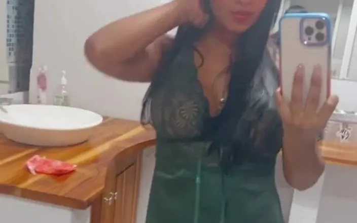 Leyne Rodriguez: 你会把它放在我的屁股上吗？