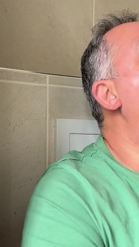 George Rex green tričko masturbace