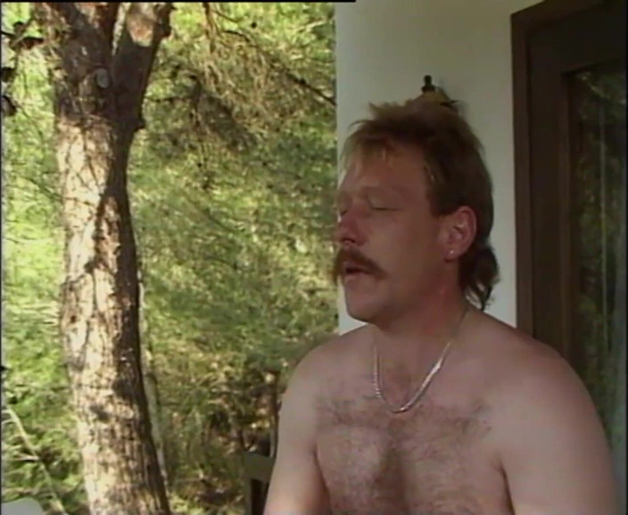 Vintage Climax: Sexo a três safado fora com maduras gostosas