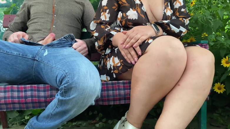 OurFetishLife: दामाद ने अपनी सास की मौजूदगी में अपना लंड चमकाने को जोखिम में डाला