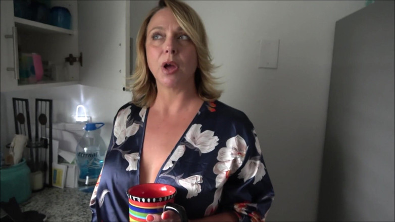 Alex Adams: Het vriendin-ongeluk - Brianna Beach - moeder komt op de eerste plaats
