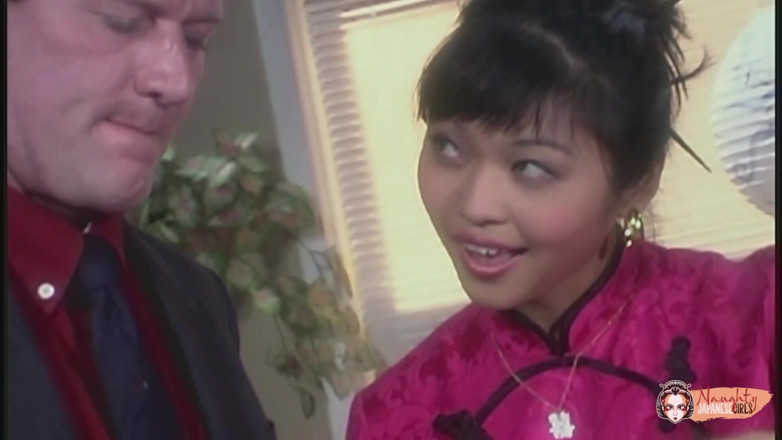 Naughty Japanese Girls: Perfecte Japanse masseuse na pijpbeurt krijgt hardcore anaal in omgekeerde...