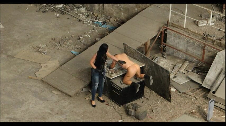 Lady Luciana Di Domizio: The big black cock in the factory