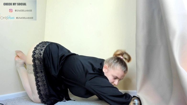 JuiceLussie: सेक्सी 18 कमसिन लड़की आपको छेड़ती है। वीर्य न निकालने की कोशिश करें