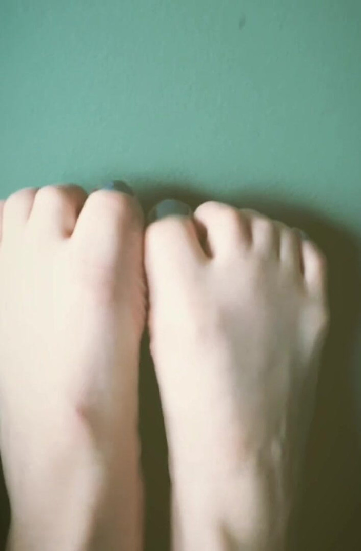 Alicia Stylez: Feet feet fret