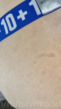 Soy una puta perra sumisa con la polla de un gran papá para semen en mi culo!