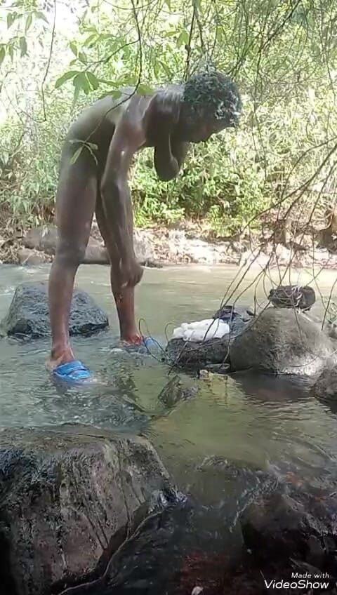 Sexyjayla254: 肥皂泡手淫 大黑屌在户外高潮 第1部分