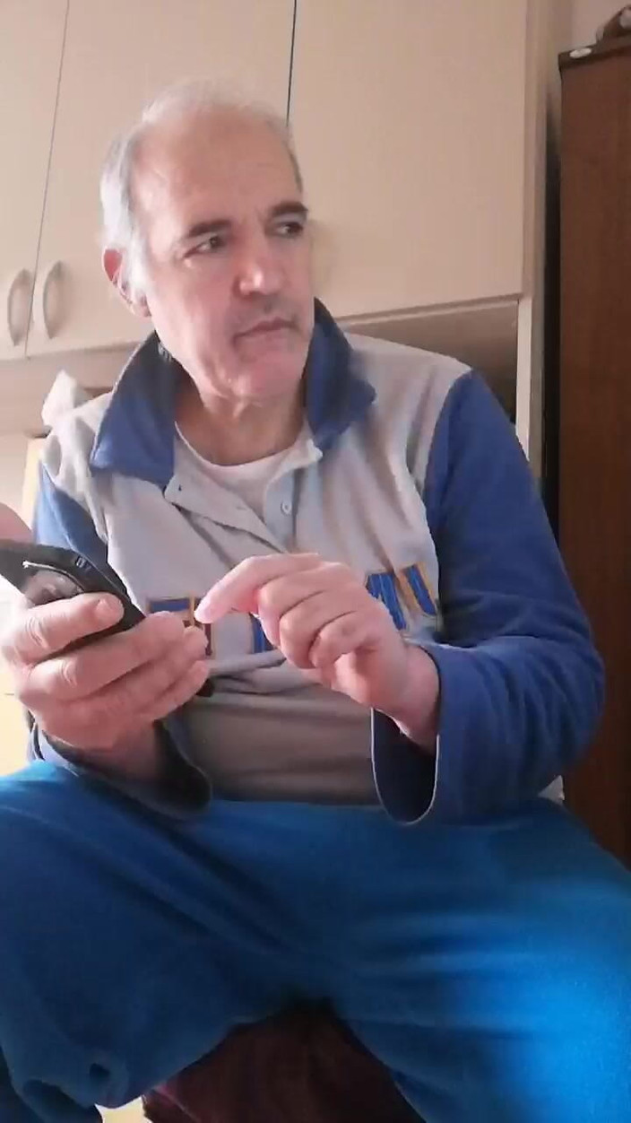 Setesesso7: Ich masturbiere meinen harten Schwanz und stecke meine Finger in...