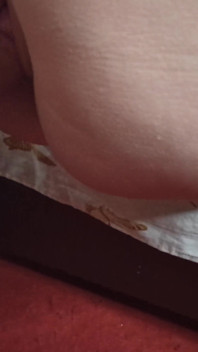 Milf permitiu que sua buceta molhada fosse fodida em papai-e-mamãe