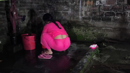 SAFI-SEXY: मेरी पत्नी स्नान कर रही थी