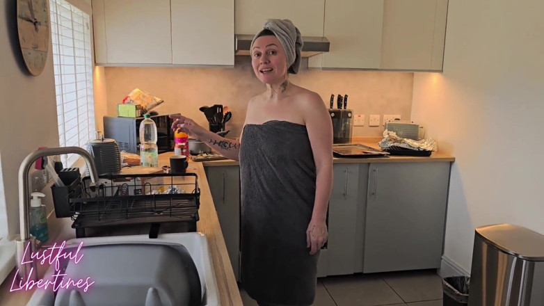 Lustful Libertines: Kremówka Moja Owłosiona Dojrzała Macocha. Oszukiwanie MILF Jest Nieodparte