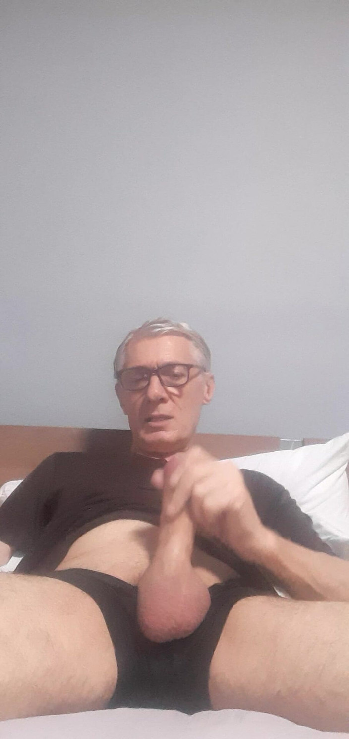 Big uncut hard cock: Sega szarpanie masturbacja