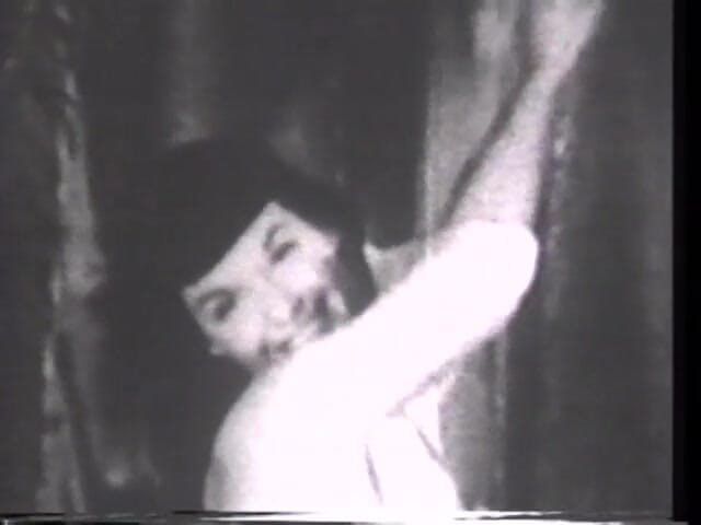 Vintage Usa: Hot sensual vintage show of sexy milf