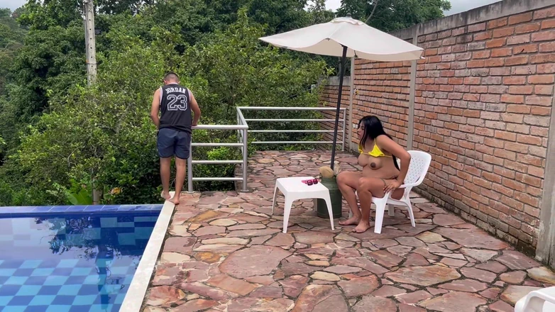 MelaniRincon: Lelaki kolam miang mengongkek saya apabila suami saya tiada