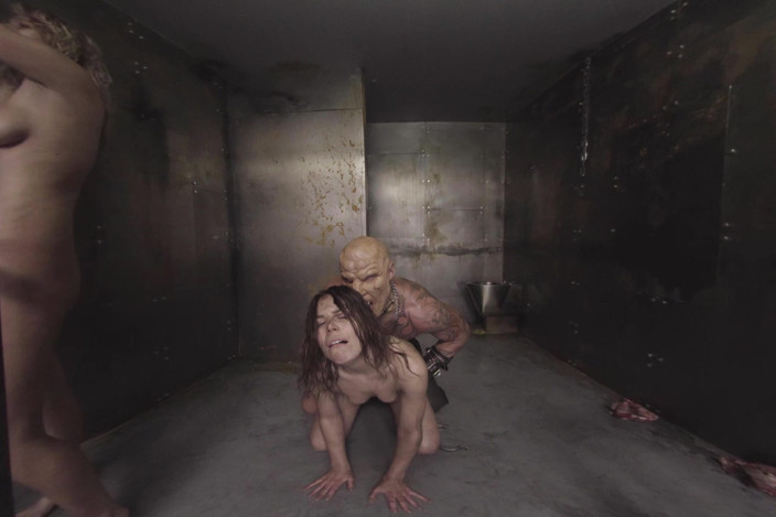 Xvirtual: X Virtual 27 Outcast From Hell pada 180°