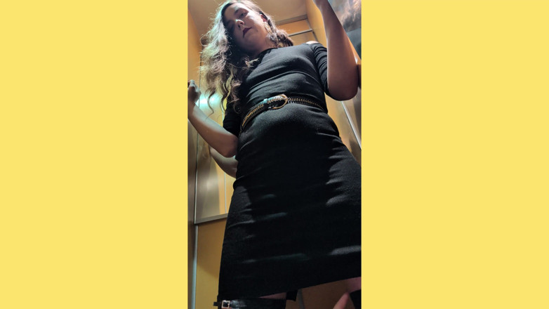 Trans dominatrix Gabrielle L: 변태 파티에 가기 전에 엘리베이터에 갇히다