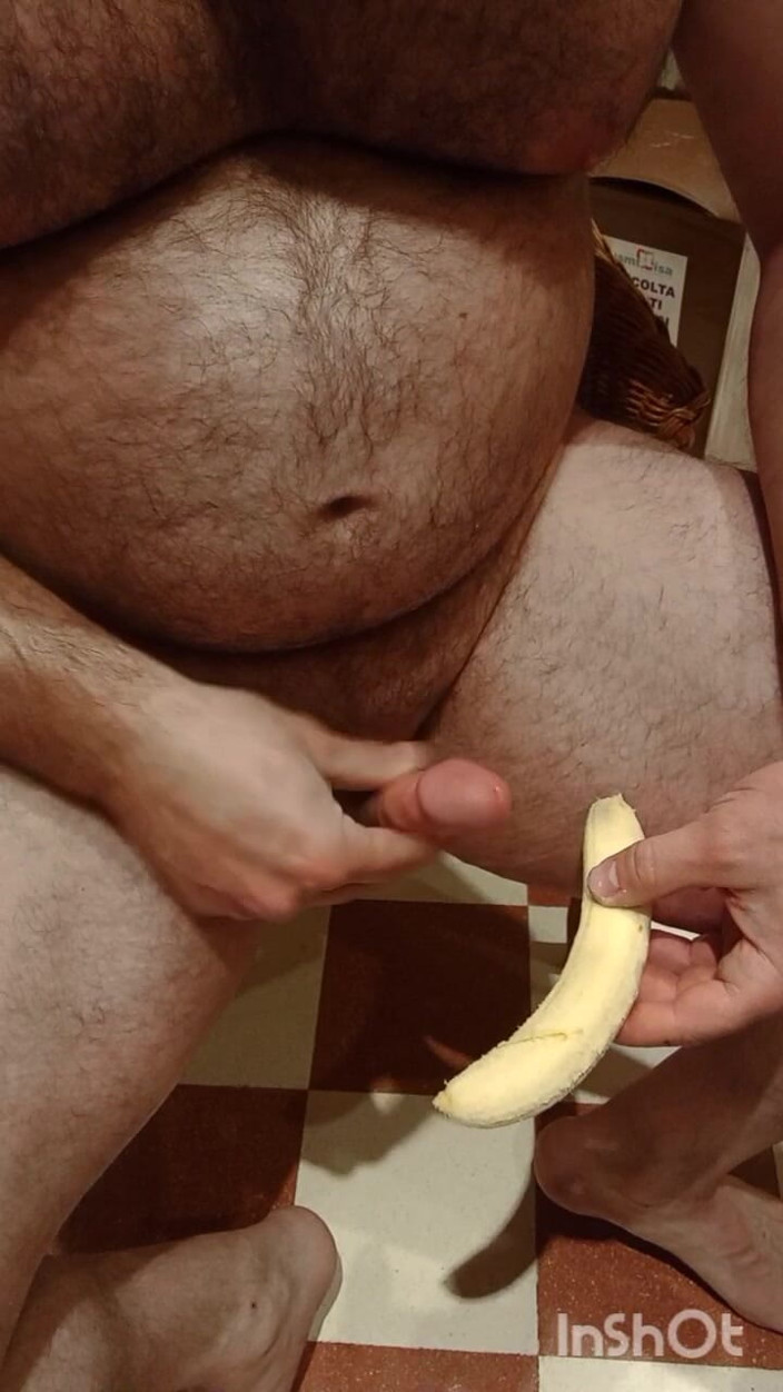 Markwolf: Banaan is veel beter om te eten met heerlijk sperma...