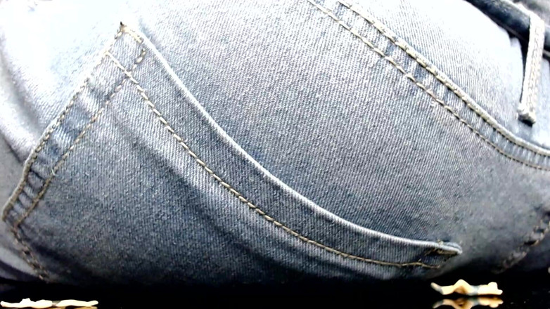Maeling: Tiny Colony Crushed in Denim Jeans and Ass Stifled Unknowingly