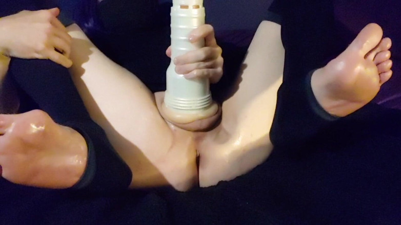 Raven LeSynn: Big Oiled cock stroking with Raven LeTrap