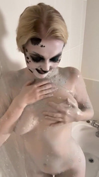 Dalmatian Bodypaint Shower Play