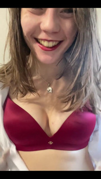 The Nurse Wants to Have Fun When the Doctor Is Running Late