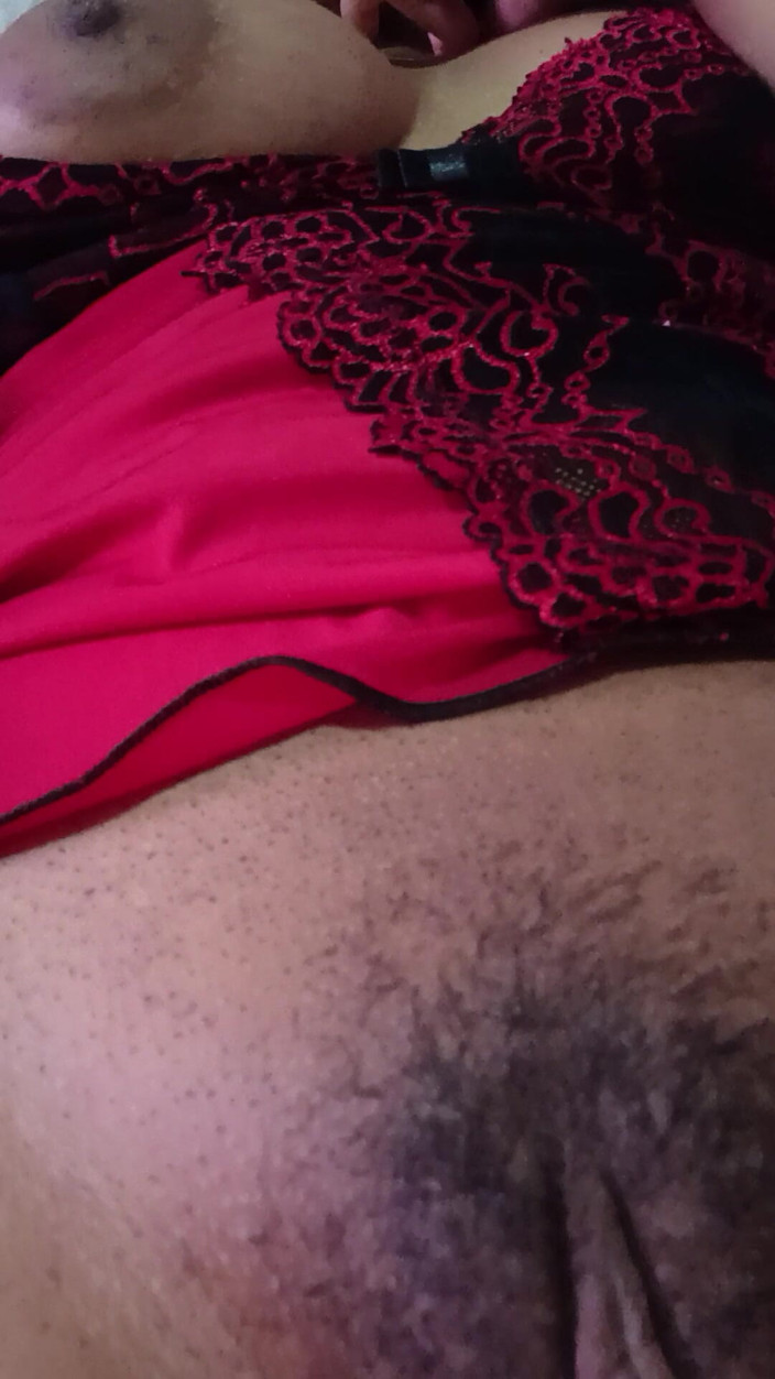 Victoriarating: Mädchen masturbiert vor der webcam.