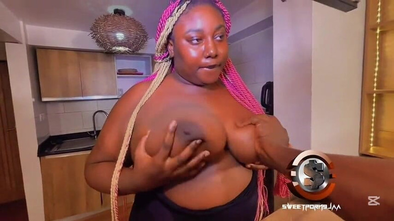 Tusweet9ja: Giáo viên đại học bị sinh viên của cô ấy đụ