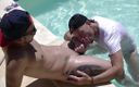 FRENCH HOLES CREAMPIED: Jess Royan umplută cu spermă de o pulă xxl în piscină