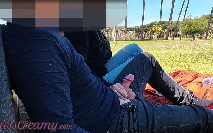 Miss Creamy: Французька вчителька мастурбує аматорку в парку зі студентом зі спермою - misscreamy
