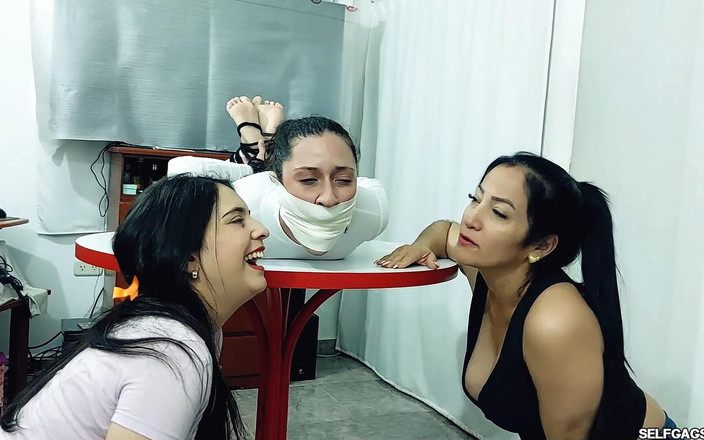 Selfgags Latina Bondage: Elvira की सबसे कसी हुई हसीना - गला घोंटना, असहाय और अपमानित