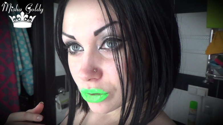 Goddess Misha Goldy: Mesmerized phosphoric glossy green lips
