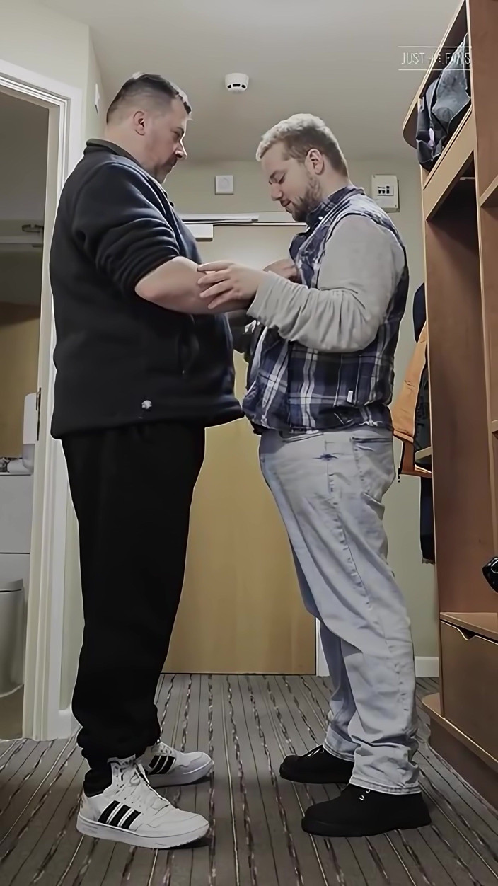 uktattooedchub74: お互いを剥ぎ合う エピソード2