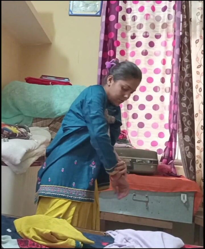 sashaa: Bhabhi Changing Dress