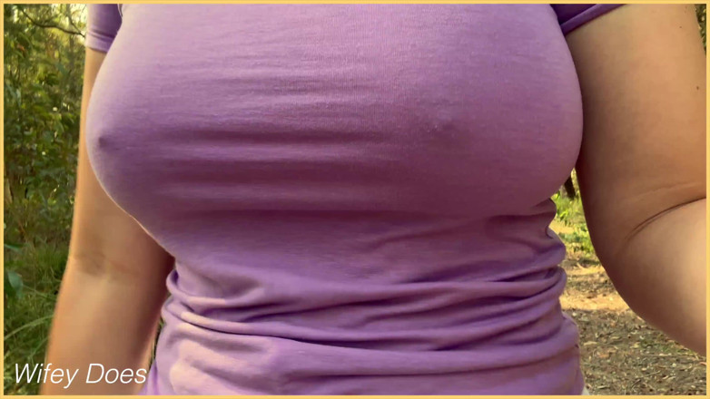 Wifey Does: patni bina bra ke sir vaali