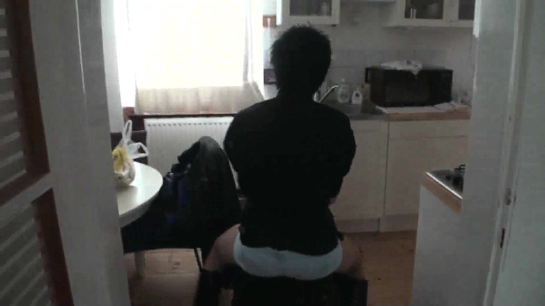 Femdom Austria: ขี่ม้าดำตัวผู้ของเธอ