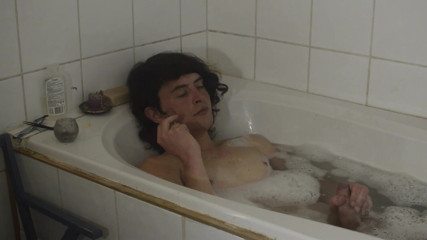 Sara B: Non-binary taking bath, smoking and jerking